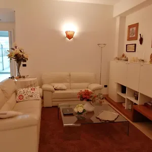 appartamento-lauretta.lecce-hotels.com/