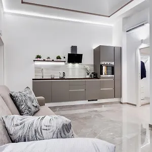 unoseitre-apartment-grey.it-romehotels.com/